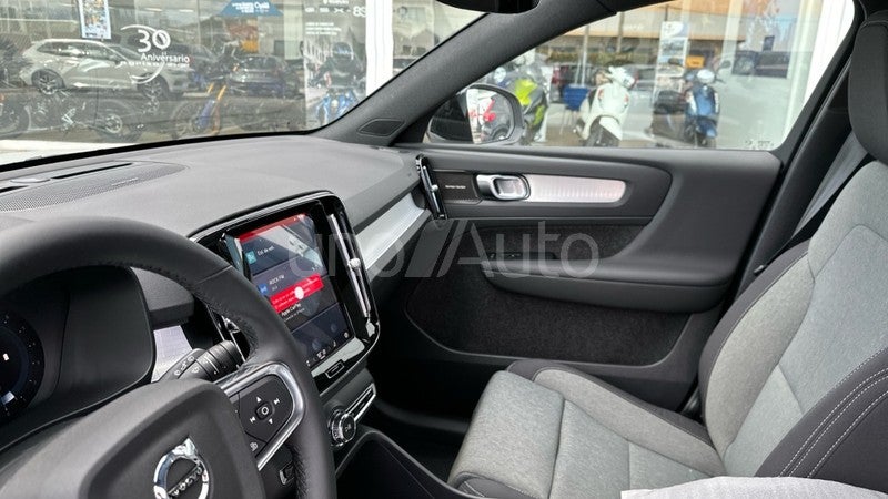 XC40 2.0 B3 MHEV PLUS DARK DCT 163 5P