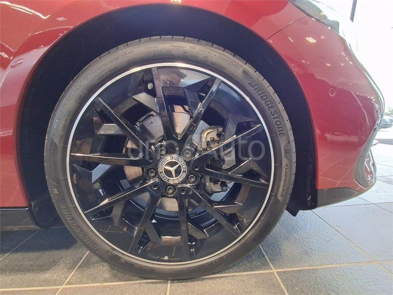 CLASE CLA 180 con tecnología híbrida