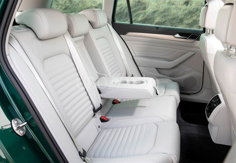 VOLKSWAGEN Passat Alltrack