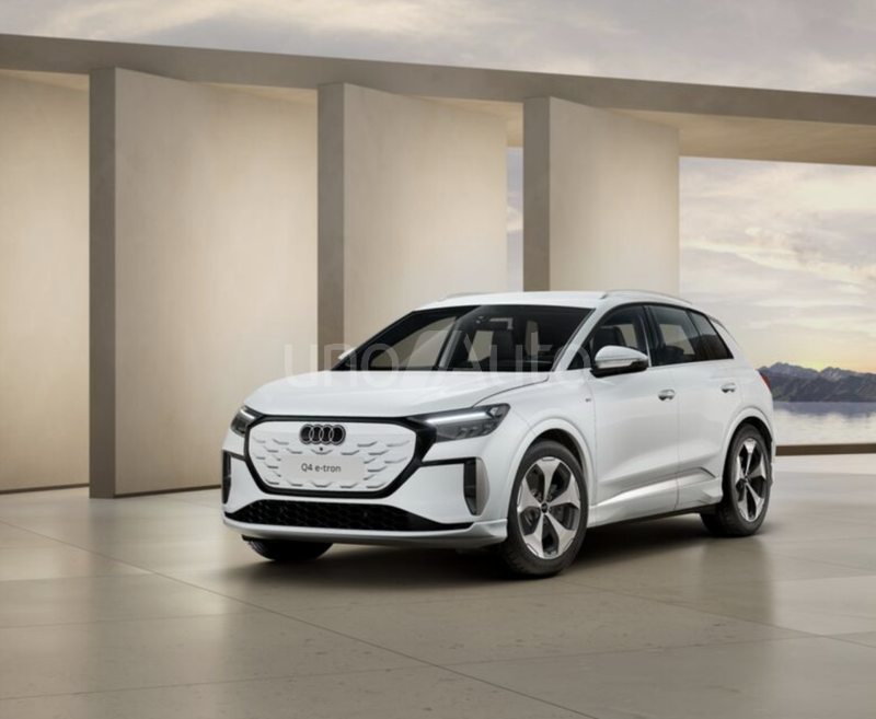 Q4 e-tron quattro S line 220kW 82KWh
