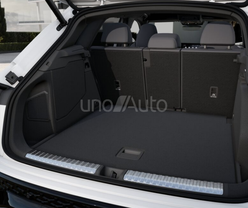 Q3 e-hybrid Black Line S tronic 200kW