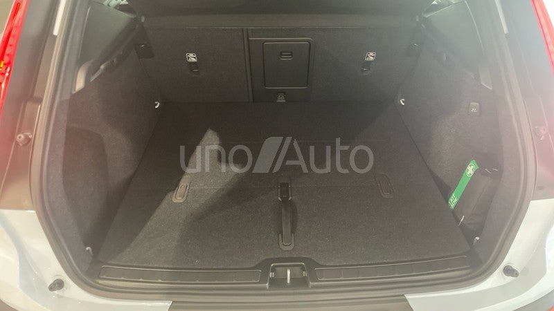 XC40 2.0 B4 MHEV PLUS DARK DCT 197 5P