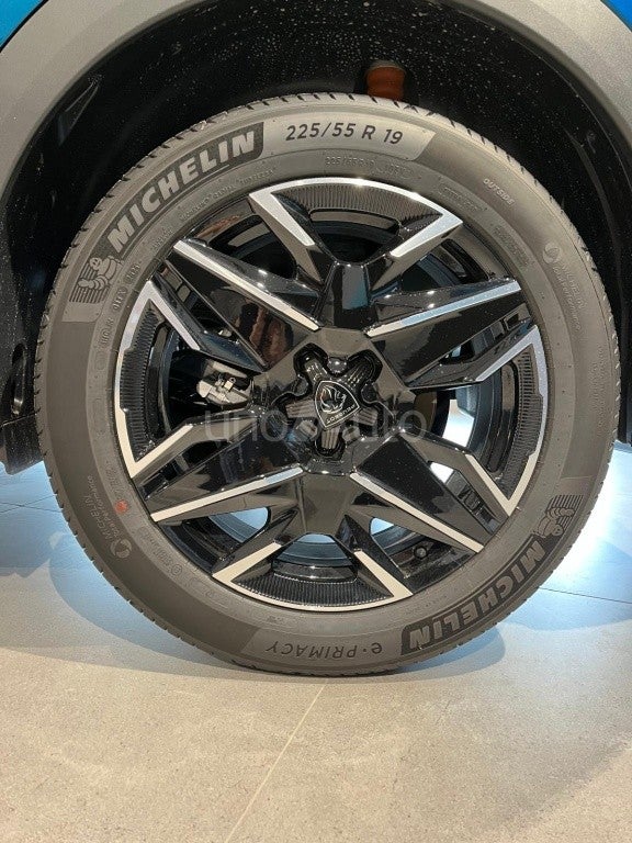 3008 Hybrid 136 Allure eDCS6