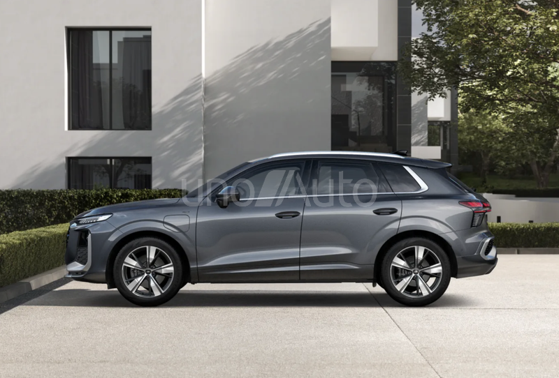 Q3 e-hybrid S Line S tronic 200kW