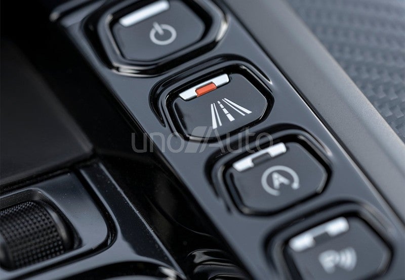 DBX 4.0 AWD Aut.