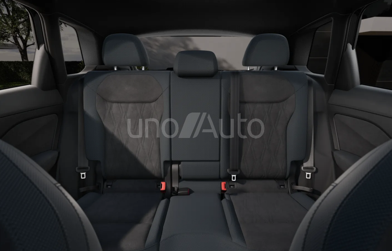 Q3 e-hybrid Black Line S tronic 200kW