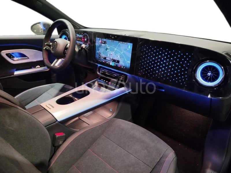CLASE CLA 180 con tecnología híbrida