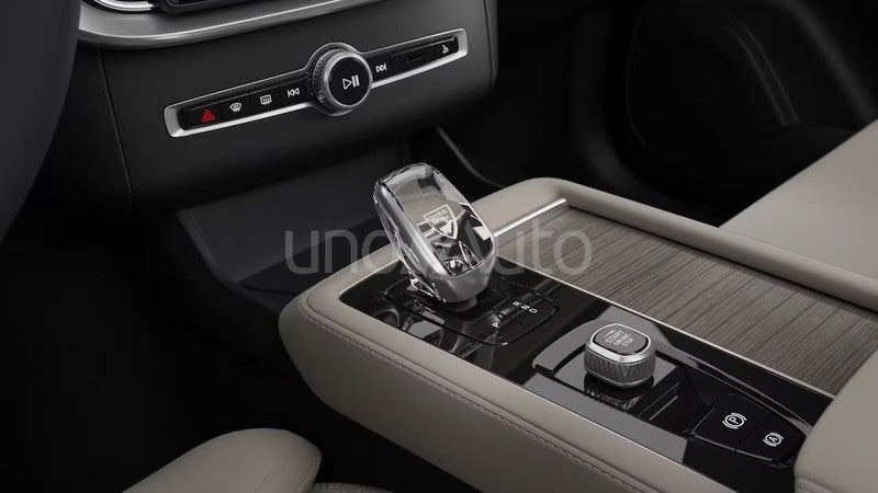 2.0 T8 AWD Plus Bright Recharge Auto