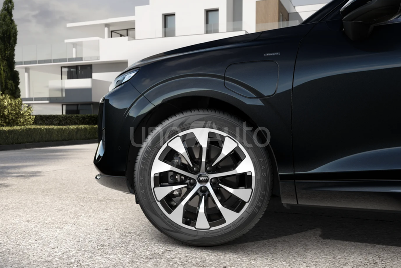 Q3 e-hybrid Advanced S tronic 200kW