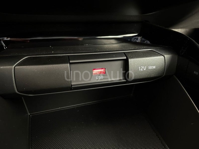 1.0 T-GDi 74kW (100CV) MHEV Drive DCT