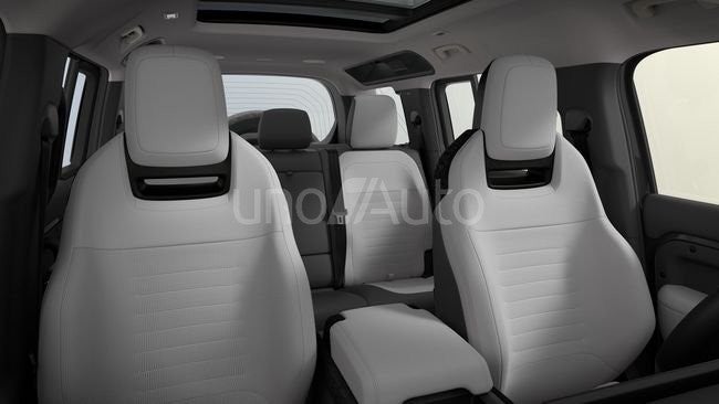 4.4 V8 635 Octa 110 Auto 4WD