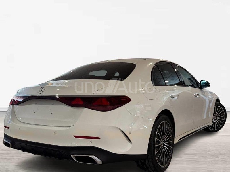 CLASE E 300 e con tecnología hibrida EQ