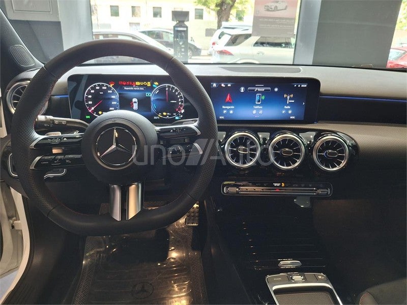 CLASE A 250 e con tecnología híbrida EQ