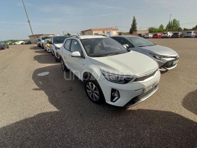 Stonic 1.0 T-GDi MHEV iMT Concept Plus 100