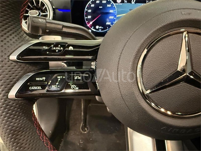 CLASE A 250 e con tecnología híbrida EQ Sedán