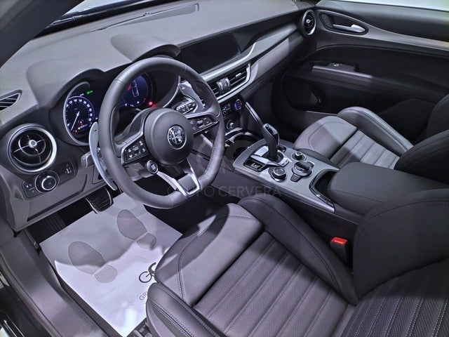 Stelvio 2.2 Veloce Q4 210 Aut.