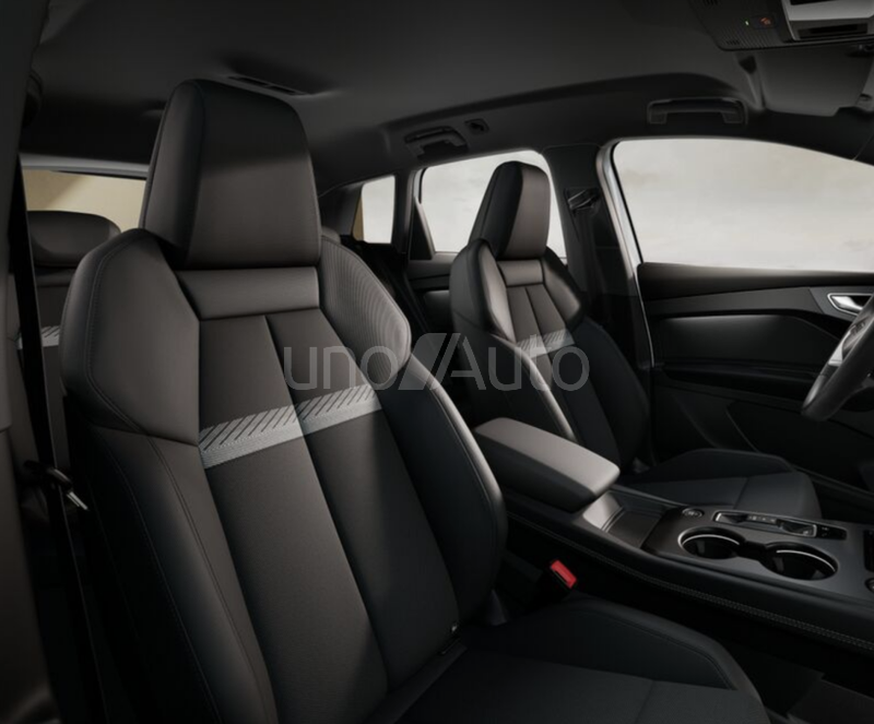 Q4 e-tron quattro Advanced 220kW 82KWh