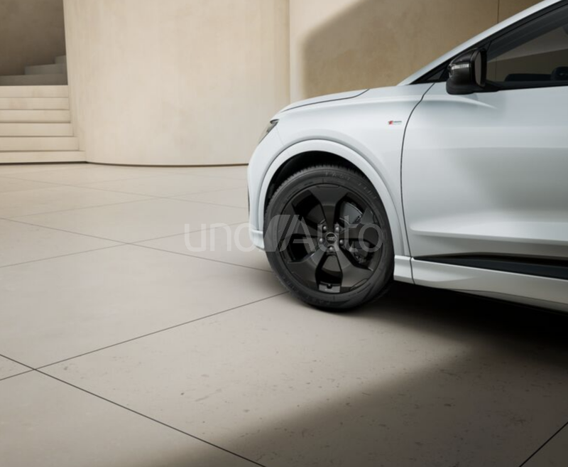Q4 e-tron performance Black line 210kW 82KWh