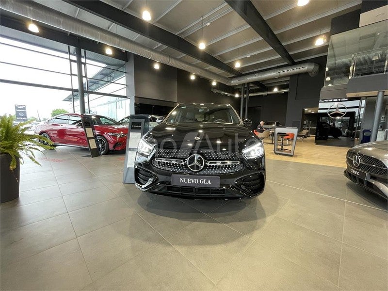 CLASE GLA 250 e con tecnología híbrida EQ