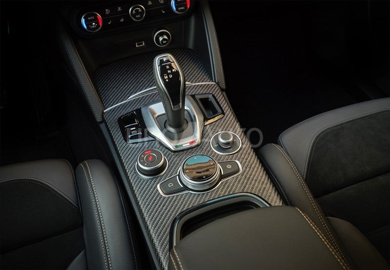 Stelvio 2.2 Sprint RWD Aut. 160