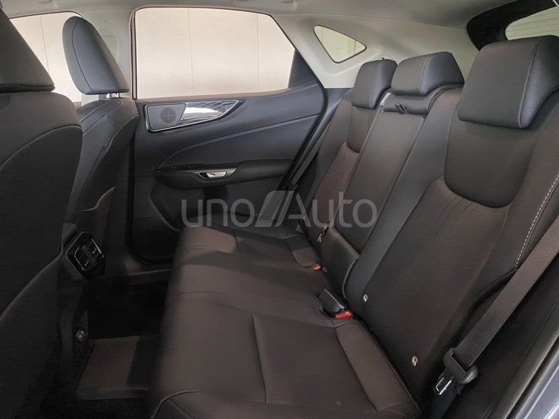 NX 450h+ Premium+ 4WD