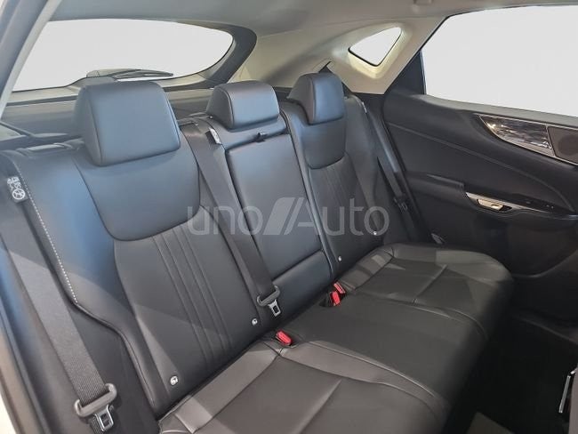 NX 450h+ Premium+ 4WD