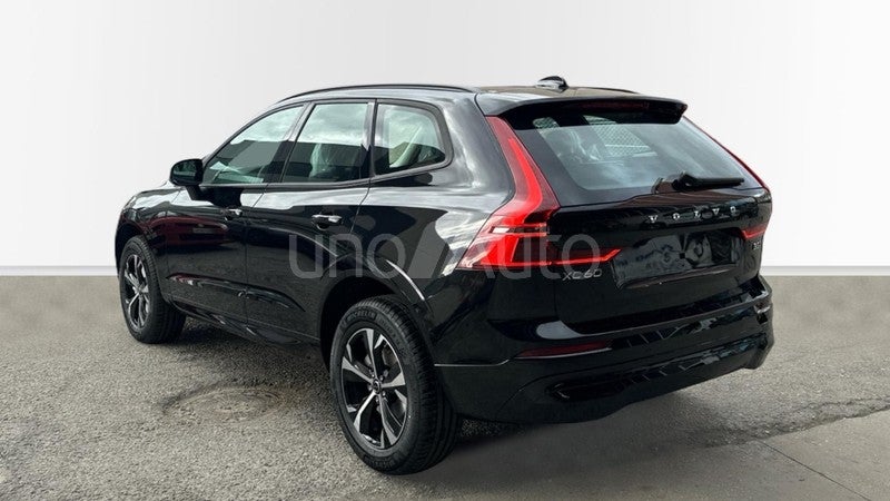 XC60 2.0 B5 P MHEV CORE AUTO 4WD 250 5P