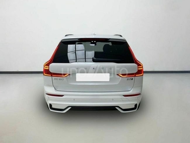 2.0 B5 G AWD Plus Dark Auto