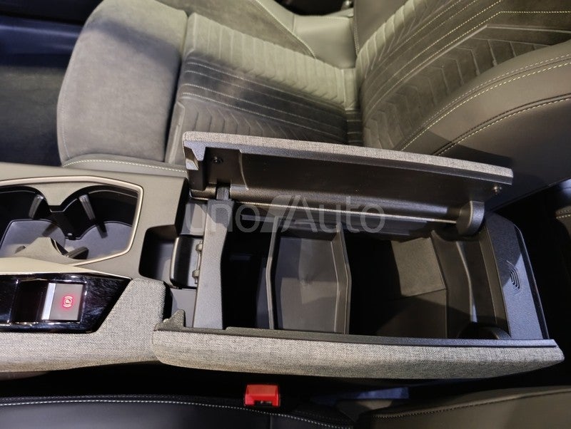 3008 Hybrid GT Exclusive eDCS6 145