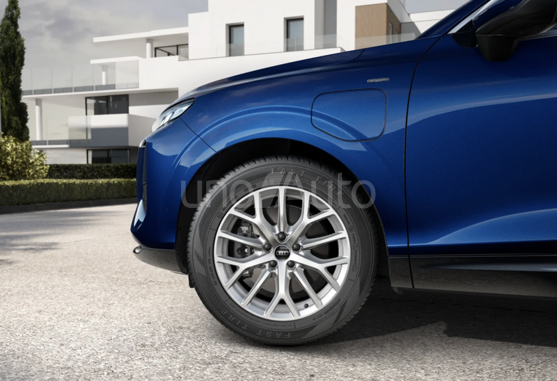 Q3 Sportback e-hybrid Business S tronic 200kW