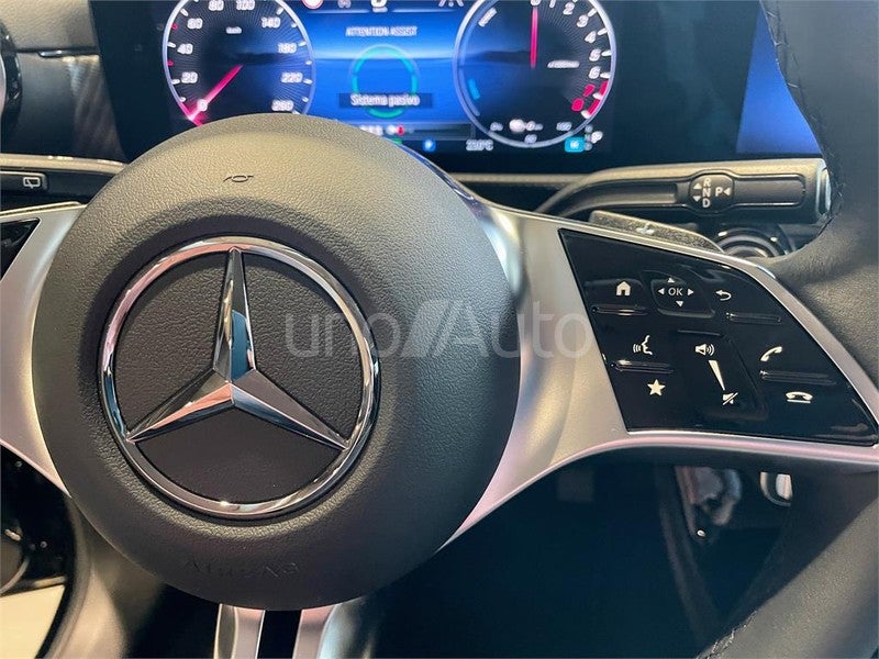 CLASE A 250 e con tecnología híbrida EQ