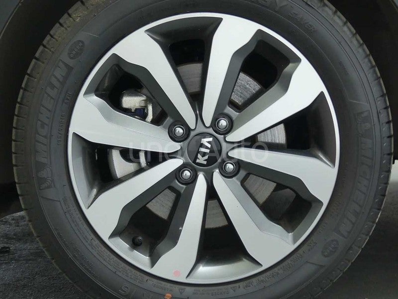 1.0 T-GDi 74kW (100CV) MHEV MT Drive