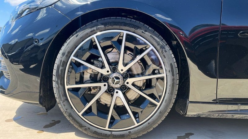 CLA CLA 180 con tecnología híbrida