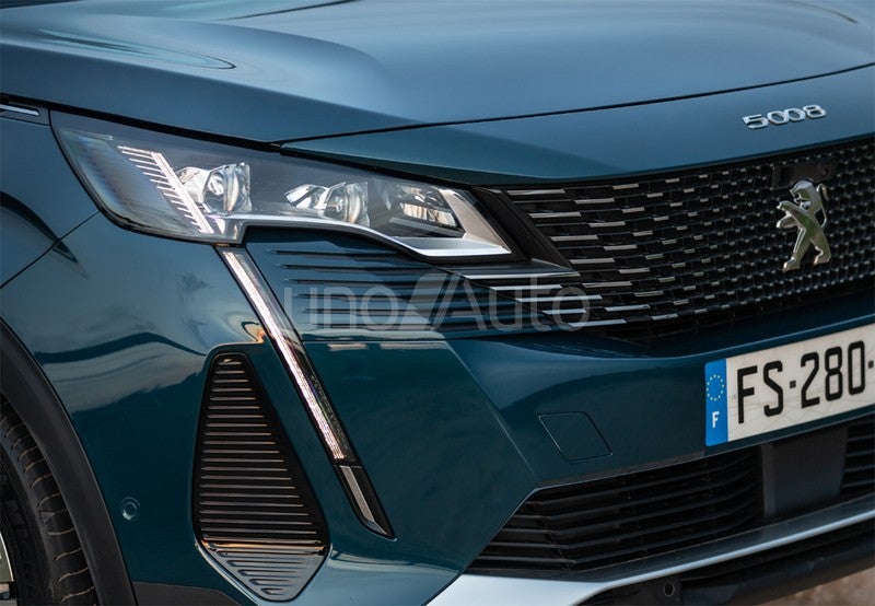 PEUGEOT 5008 SUV