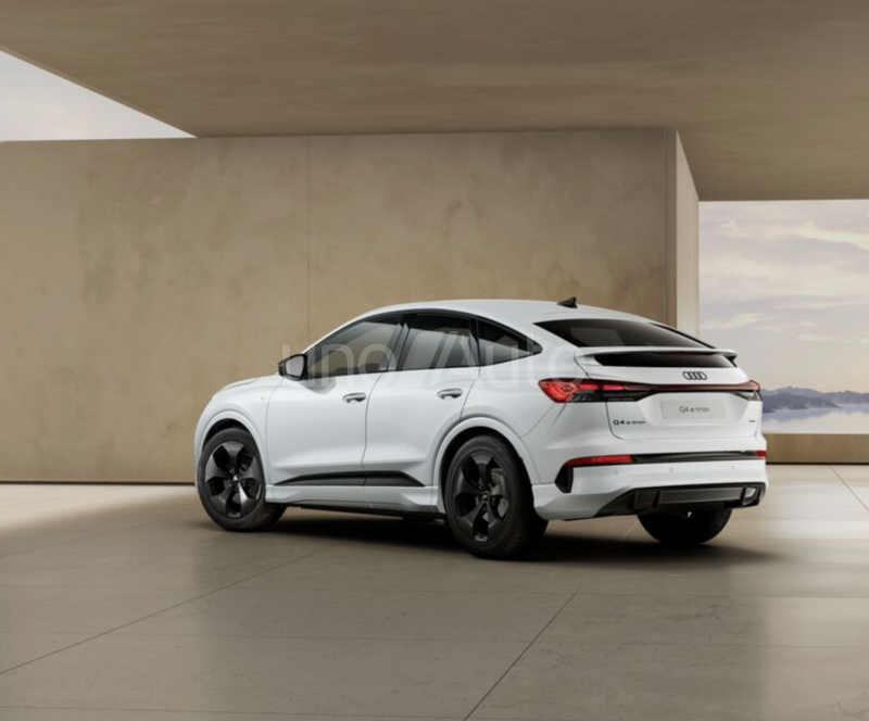 Q4 e-tron Sportback quattro Black line 220kW 82KWh