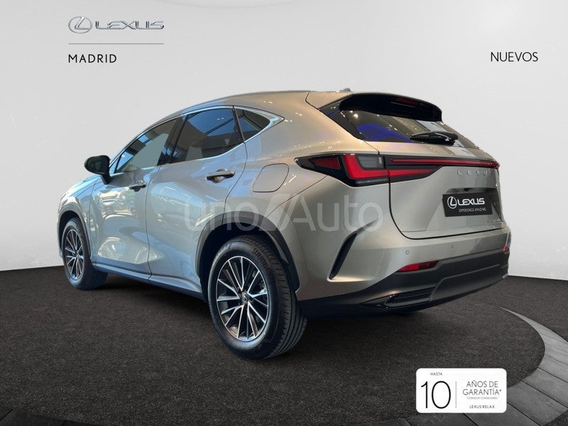 NX 450h+ Premium+ 4WD