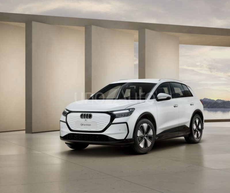 Q4 e-tron quattro Advanced 220kW 82KWh