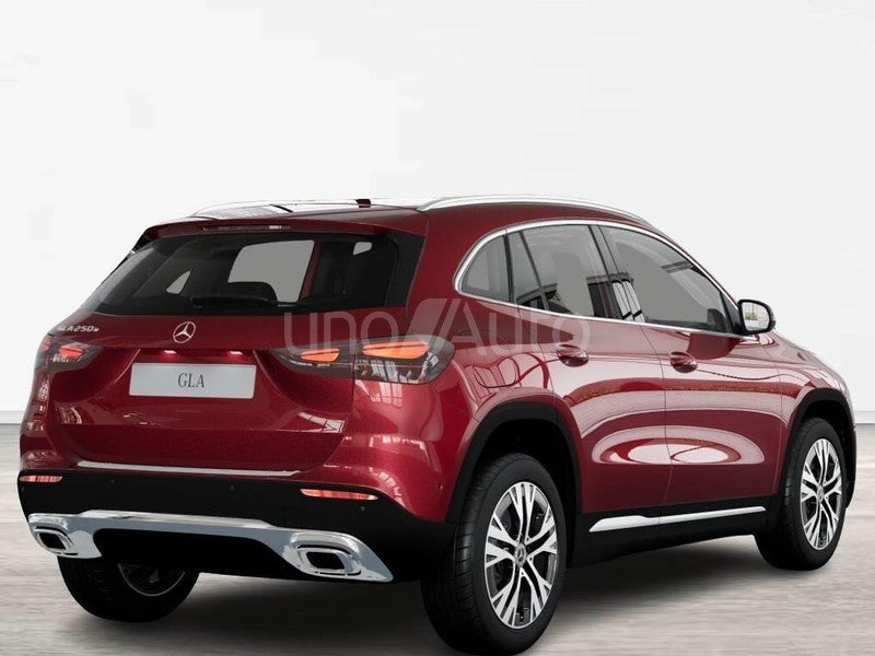 CLASE GLA 250 e con tecnología híbrida EQ