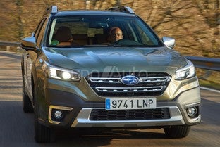 SUBARU Outback SUV 2.5 Active CVT