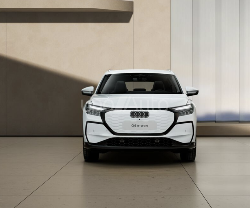 Q4 e-tron quattro Advanced 220kW 82KWh