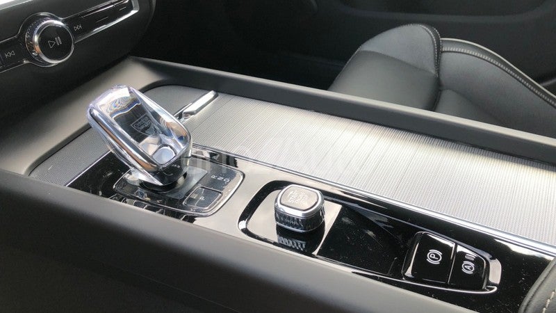 V60 2.0 B4 D PLUS DARK AUTO 197 5P