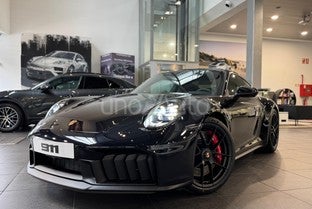 PORSCHE 911 Carrera 4 GTS