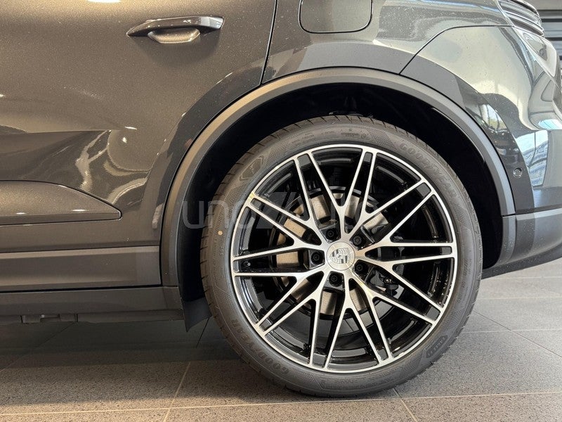 Macan 4