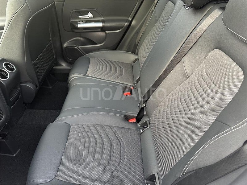 CLASE GLA 250 e con tecnología híbrida EQ