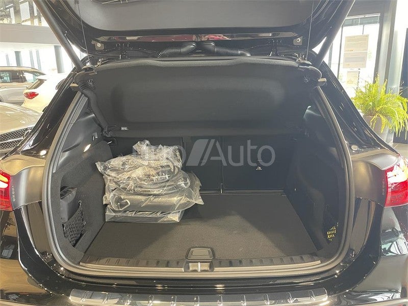 CLASE GLA 250 e con tecnología híbrida EQ