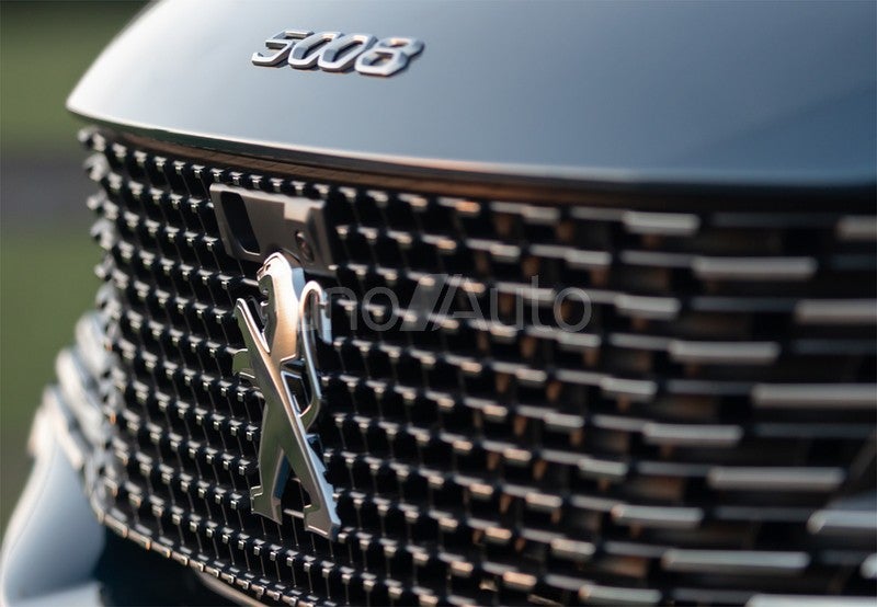 PEUGEOT 5008 SUV