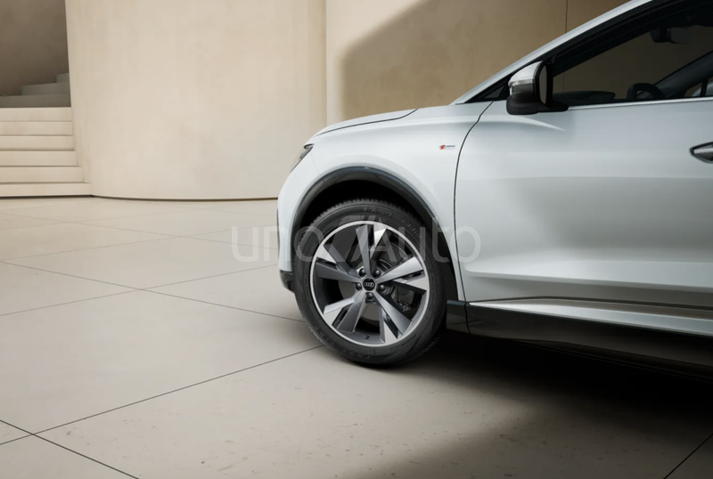 Q4 e-tron Sportback 45 Genuine edition 82KWh