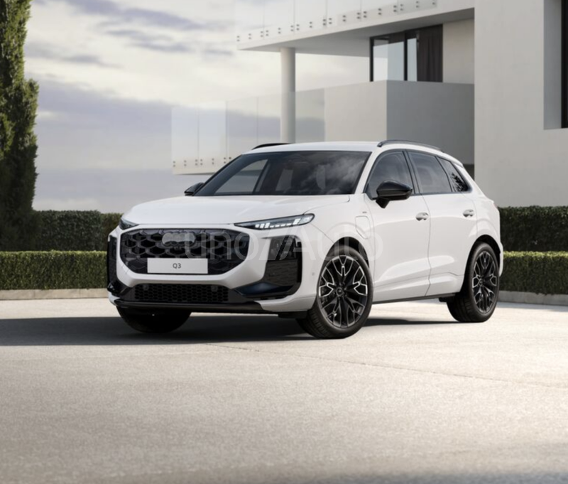 Q3 e-hybrid Black Line S tronic 200kW