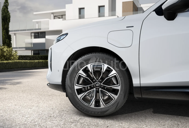 Q3 e-hybrid Advanced S tronic 200kW