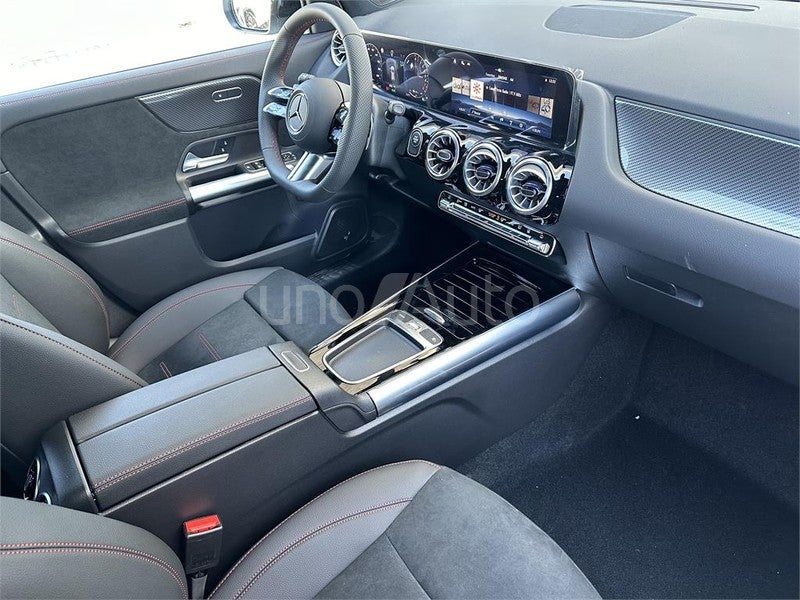 CLASE GLA 250 e con tecnología híbrida EQ